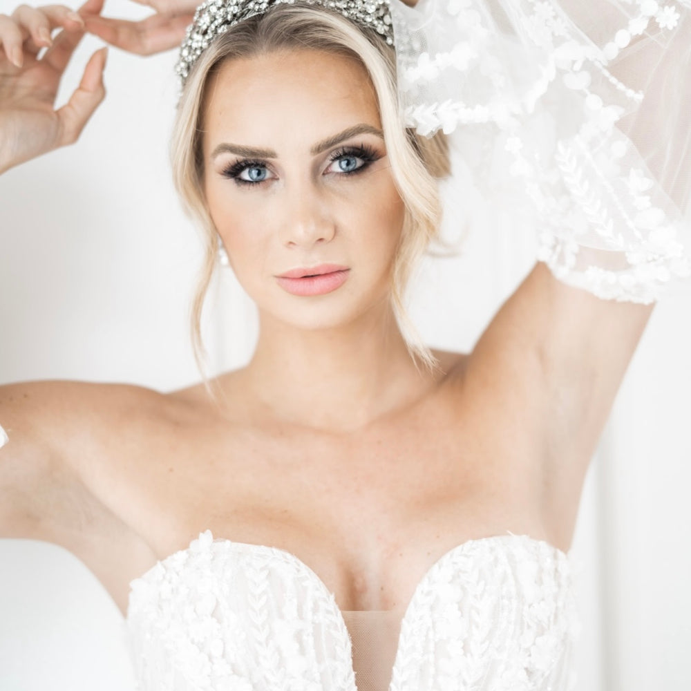 
                      
                        Chloe Crown
                      
                    